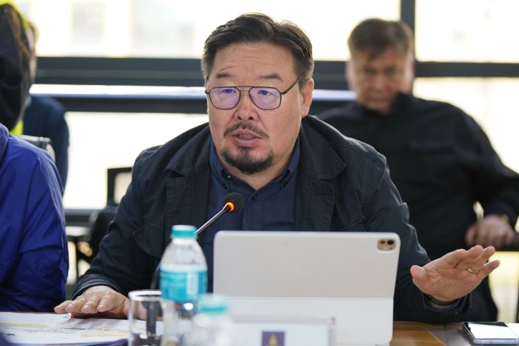 Г.Занданшатар: Танай зарлагыг 50 хувиар хэмнэх шаардлагыг тавина