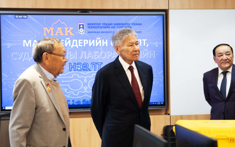 МАК компани ГУУС-ийн маркшейдерийн сургалт, судалгааны лабораторийг иж бүрэн тохижууллаа