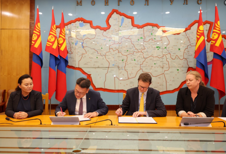 Оюутолгой төслийн зээлийн хүүг бууруулах тохиролцоонд талууд хүрлээ