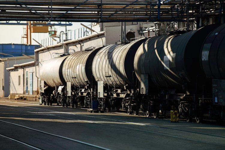 Нэг өдөрт 10 мянган тонн нефтийн бүтээгдэхүүн импортолжээ